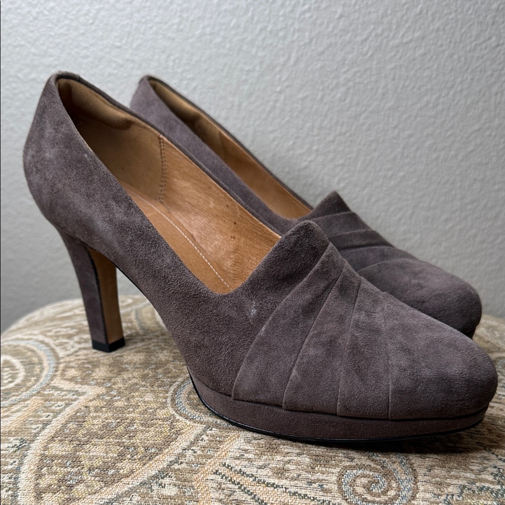 Clarks Taupe Suede Platform Heels Women’s Size 10